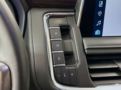 Used 2023 Chevrolet Tahoe LT w/ Luxury Package image 19