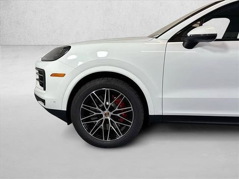 Used 2026 Porsche Cayenne S AWD/4WD image 28