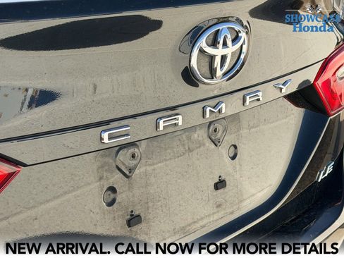 Used 2018 Toyota Camry LE FWD image 11