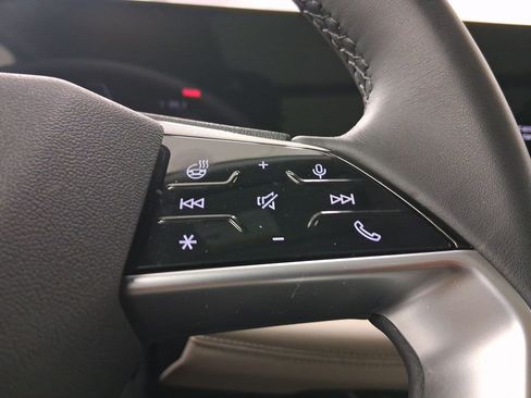 Used 2025 Audi Q6 e-tron Premium Plus image 21