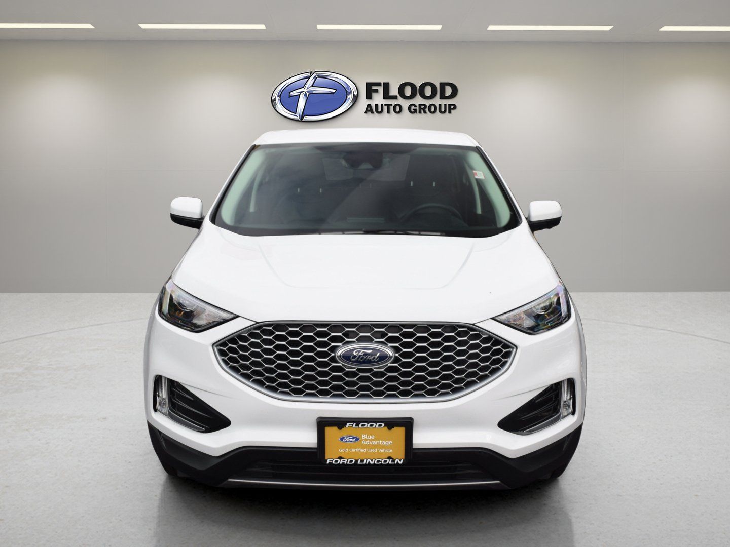 Used 2024 Ford Edge SEL w/ Convenience Package AWD/4WD image 2