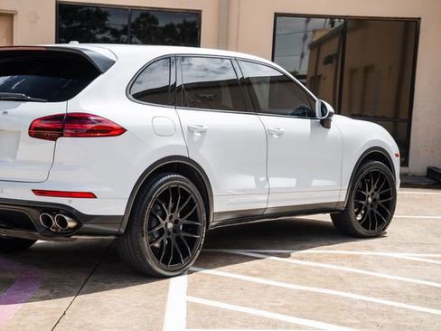 Used 2015 Porsche Cayenne S AWD/4WD image 50