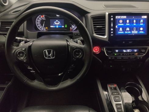 Used 2017 Honda Pilot Touring image 22