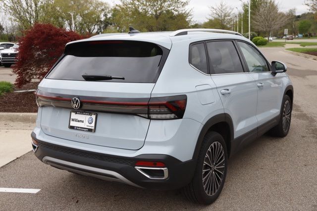 Used 2025 Volkswagen Taos SE FWD image 3
