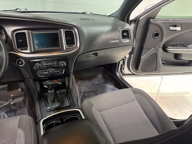 Used 2018 Dodge Charger SXT RWD image 18