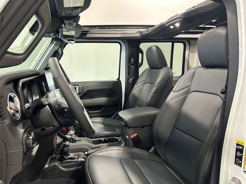 New 2025 Jeep Wrangler Sahara w/ Technology Group image 17