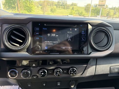 Used 2016 Toyota Tacoma TRD Sport w/ Towing Package AWD/4WD image 21