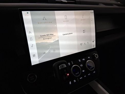 New 2026 Land Rover Defender 130 X-Dynamic SE image 21