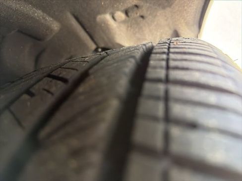 Used 2025 BMW 430i Convertible w/ Premium Package image 13