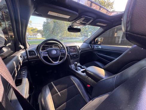 Used 2018 Jeep Grand Cherokee Altitude image 11