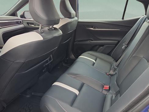 Used 2026 Toyota Camry SE FWD image 22