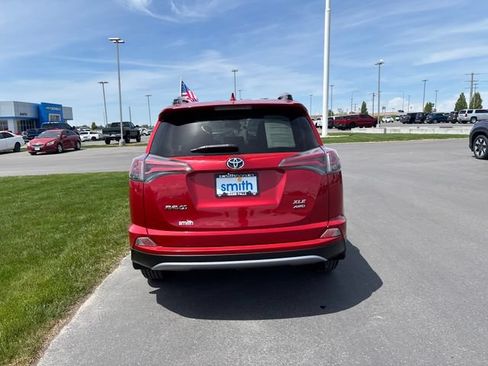 Used 2017 Toyota RAV4 XLE w/ All Weather Liner Package AWD/4WD image 4