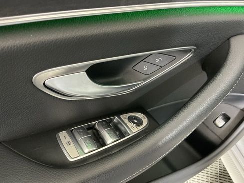 Used 2017 Mercedes-Benz E 300 image 19