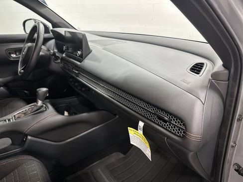 Used 2025 Honda HR-V Sport image 16