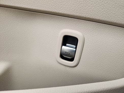 Used 2022 Mercedes-Benz C 300 4MATIC Sedan image 29