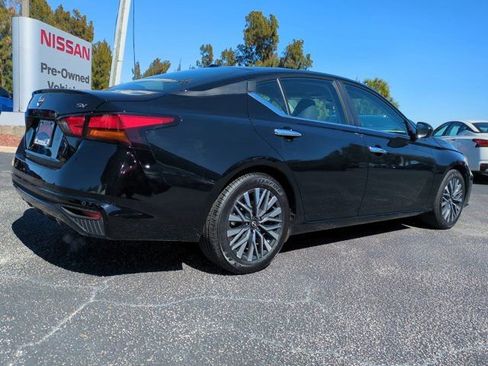 Certified 2024 Nissan Altima 2.5 SV FWD image 5