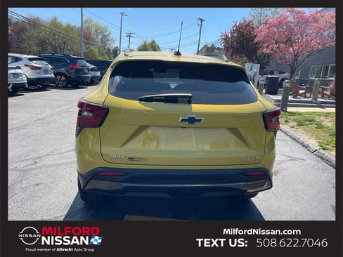 Used 2024 Chevrolet Trax ACTIV w/ Sunroof Package FWD image 4