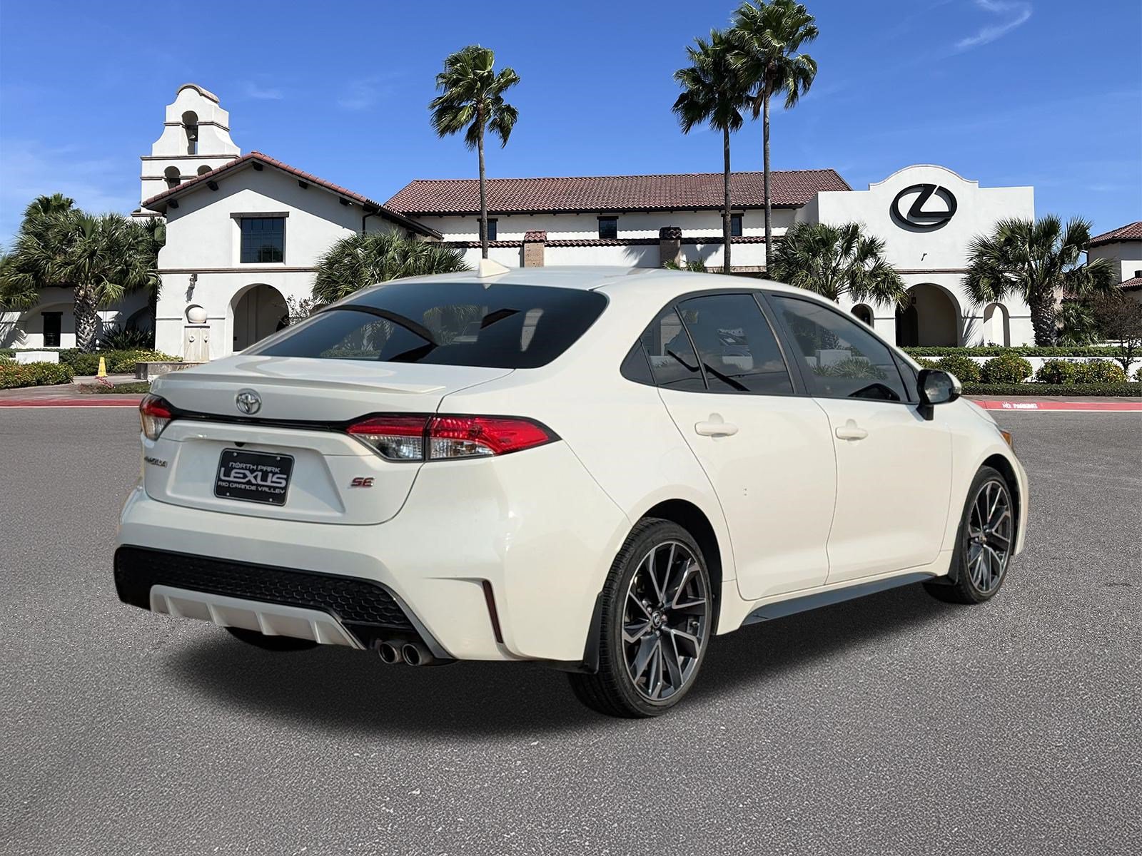 Used 2020 Toyota Corolla SE FWD image 2