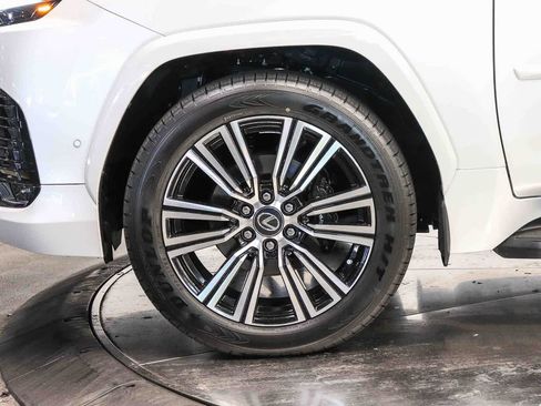 Certified 2025 Lexus LX 700h Luxury AWD/4WD image 9