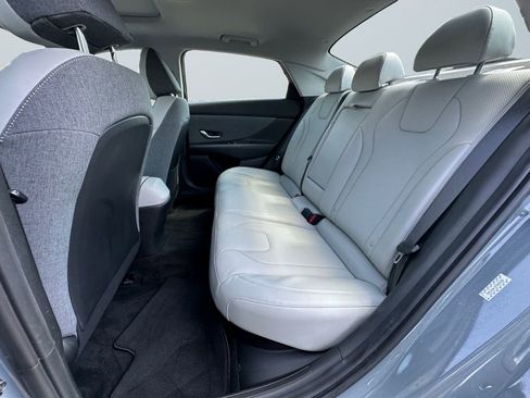 Used 2023 Hyundai Elantra Limited FWD image 13