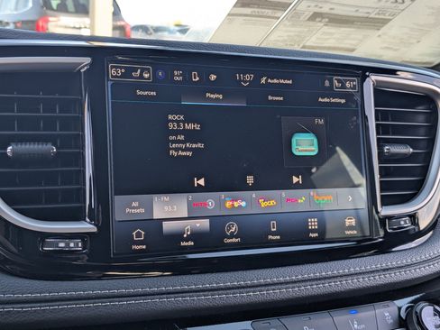 New 2026 Chrysler Pacifica Select image 18