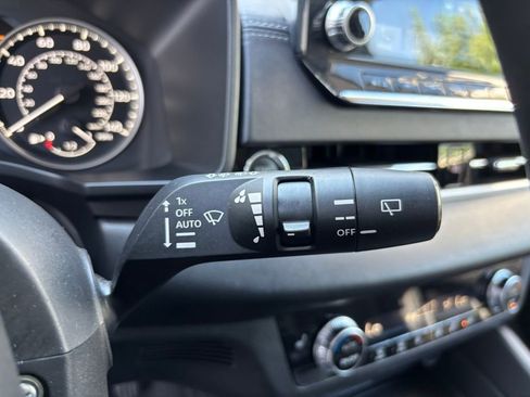 Used 2024 Mitsubishi Outlander SE image 23