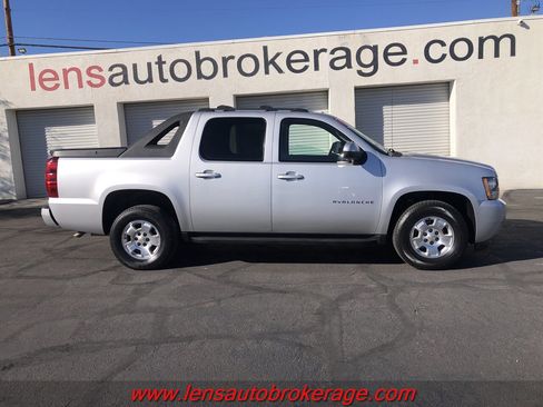 Used 2012 Chevrolet Avalanche LS w/ Convenience Package image 1