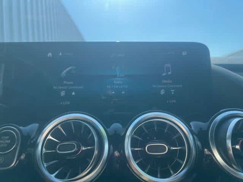 Used 2022 Mercedes-Benz GLA 250 image 32