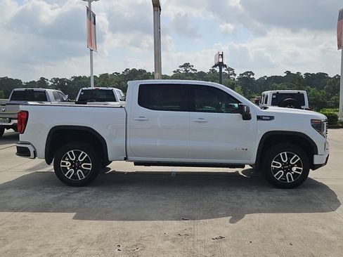 Used 2023 GMC Sierra 1500 AT4 w/ AT4 Preferred Package AWD/4WD image 4