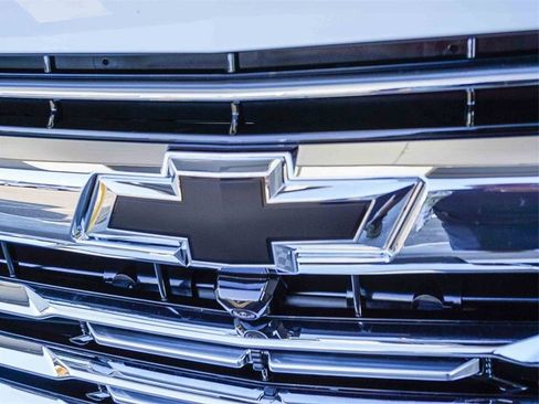 New 2026 Chevrolet Suburban Premier w/ Sun And Tow Package RWD image 4