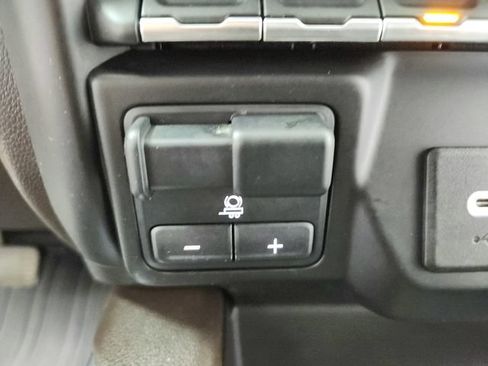 Used 2021 GMC Sierra 1500 SLT w/ SLT Convenience Package AWD/4WD image 34