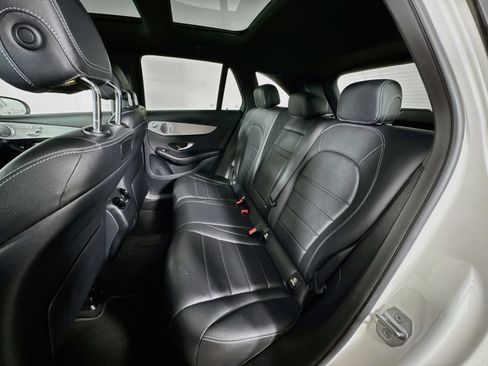 Used 2019 Mercedes-Benz GLC 300 4MATIC image 24