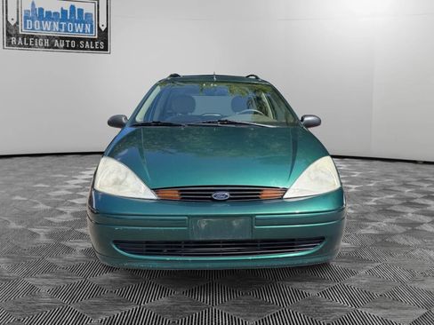 Used 2000 Ford Focus SE FWD image 3
