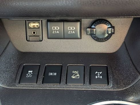 Used 2018 Toyota Highlander Limited Platinum image 17