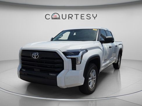 Used 2024 Toyota Tundra SR5 w/ SR5 Convenience Package RWD image 1