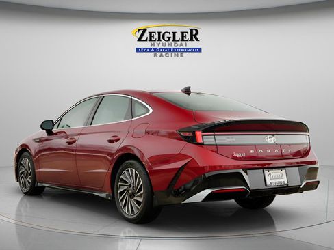 Certified 2025 Hyundai Sonata SEL FWD image 6