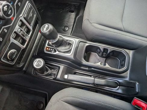 Used 2018 Jeep Wrangler Unlimited Sport S AWD/4WD image 18