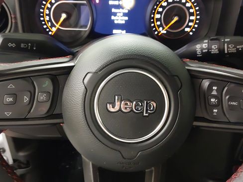 Used 2024 Jeep Wrangler Unlimited Rubicon AWD/4WD image 35