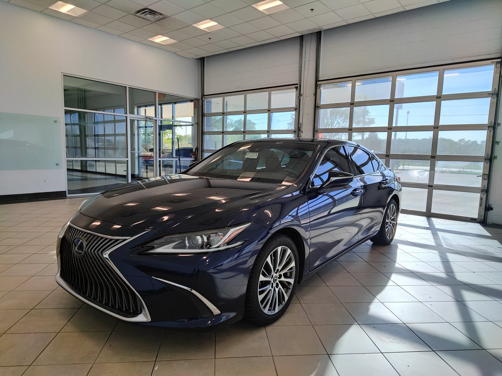 Used 2019 Lexus ES 300h w/ Premium Package FWD image 7