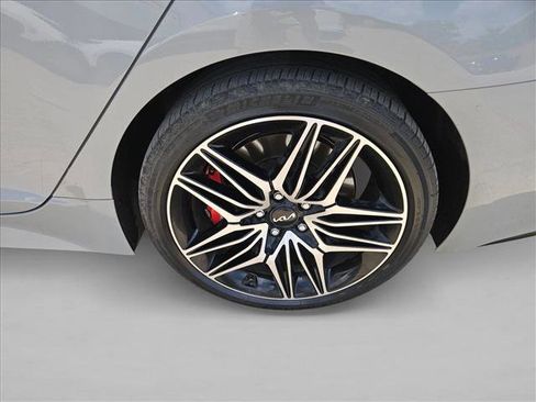 Used 2023 Kia Stinger GT2 image 8
