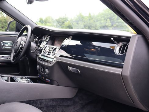 Used 2012 Rolls-Royce Ghost RWD image 24