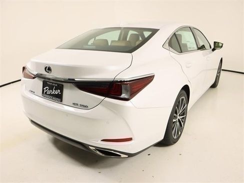 New 2025 Lexus ES 350 w/ Premium Package image 4