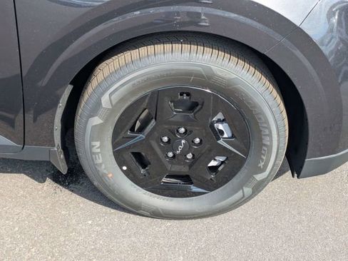 New 2026 Kia Carnival FWD image 10