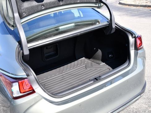 New 2025 Lexus ES 300h w/ Luxury Package image 30