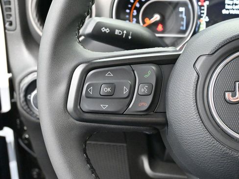 Used 2023 Jeep Gladiator Sport image 17