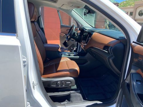 Used 2021 Chevrolet Traverse High Country w/ LPO, Floor Liner Package AWD/4WD image 31