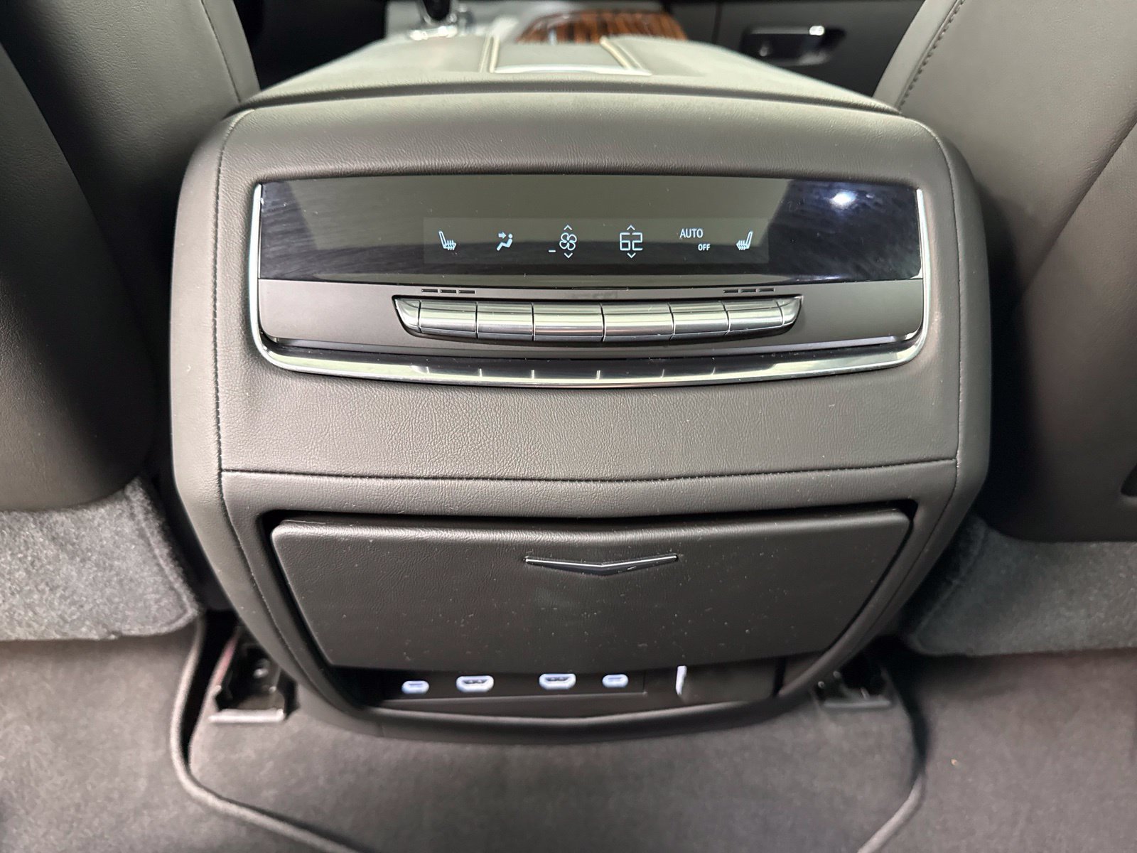 Used 2021 Cadillac Escalade ESV Premium Luxury AWD/4WD image 26
