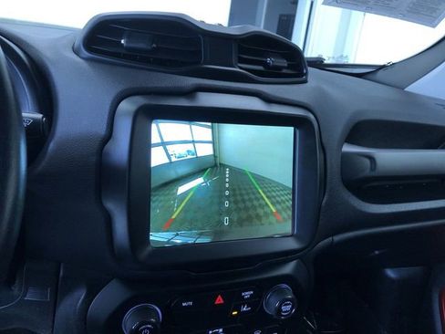 Used 2022 Jeep Renegade Trailhawk w/ Trailer Tow Group image 29