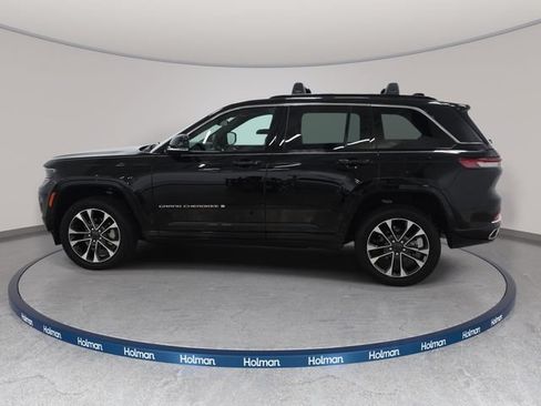Used 2025 Jeep Grand Cherokee Overland AWD/4WD image 9