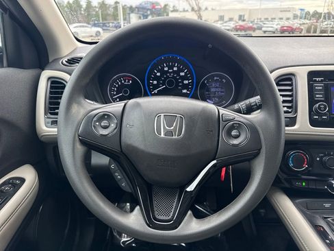 Used 2022 Honda HR-V LX image 18